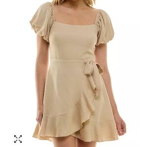 💖Elegant Cream Puff Sleeve Dress NWT
